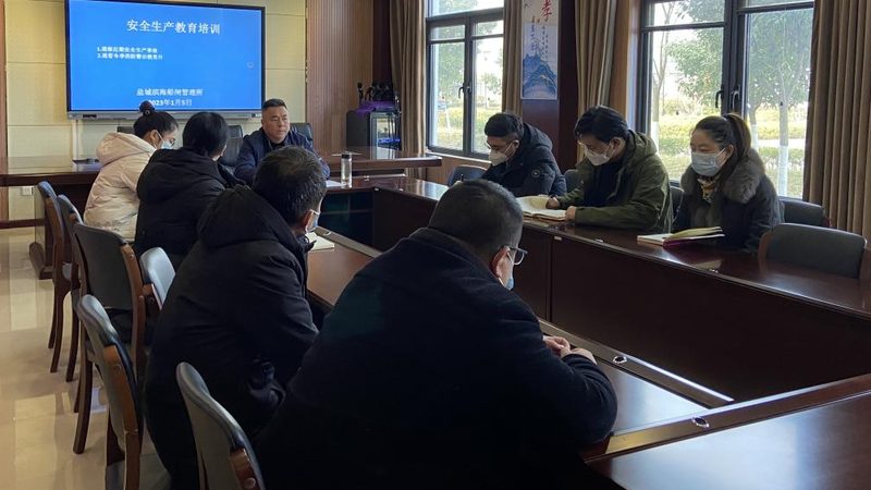 女性电工：揭秘就业岗位的多面世界
